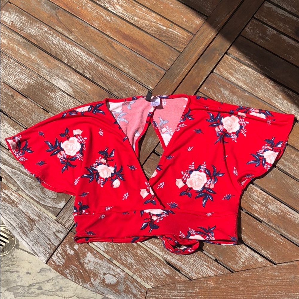 Red cropped blouse from H&M